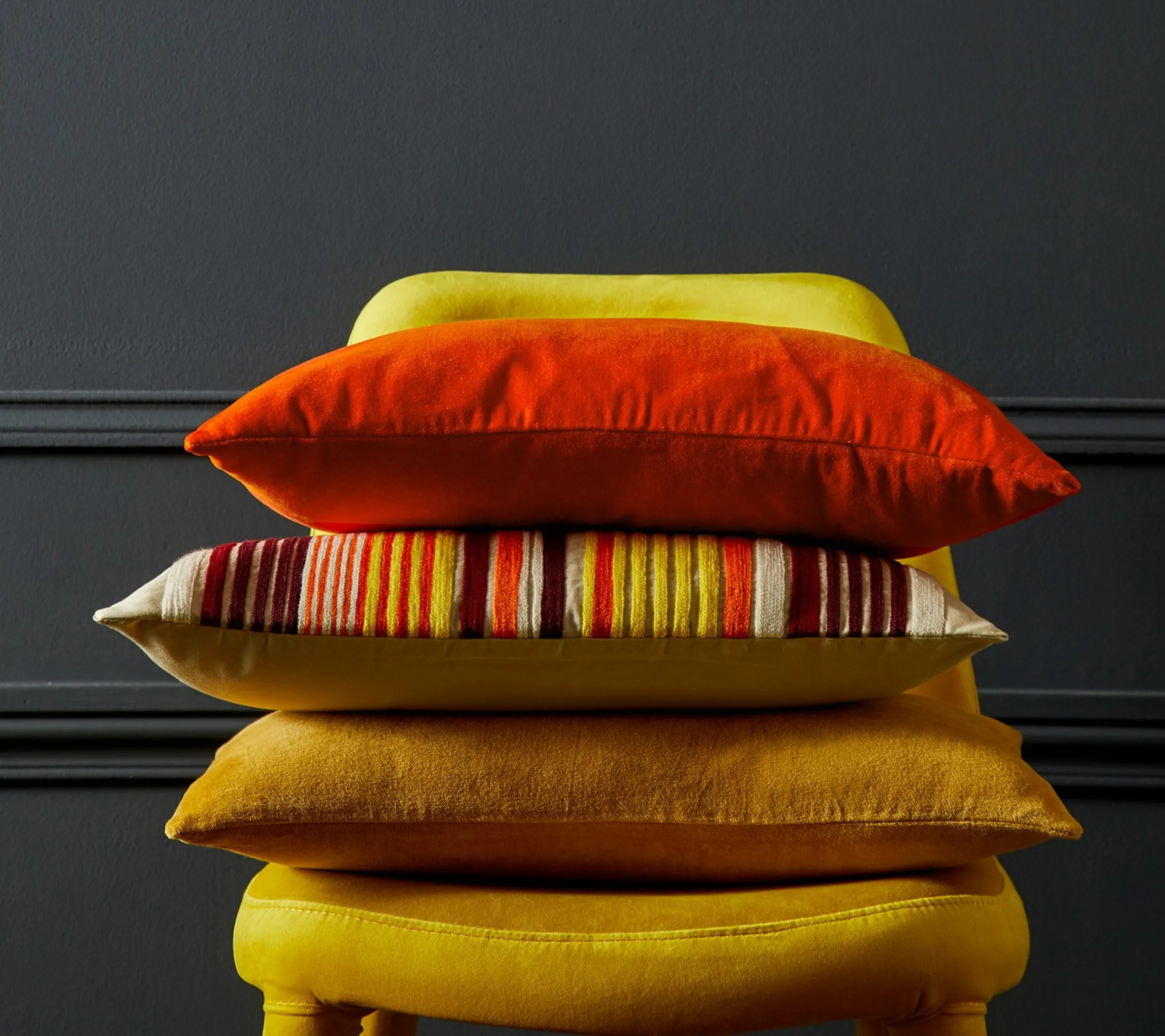 ENSEMBLE ENVELOPPE COUSSIN ARC EN CIEL BOURGOGNE