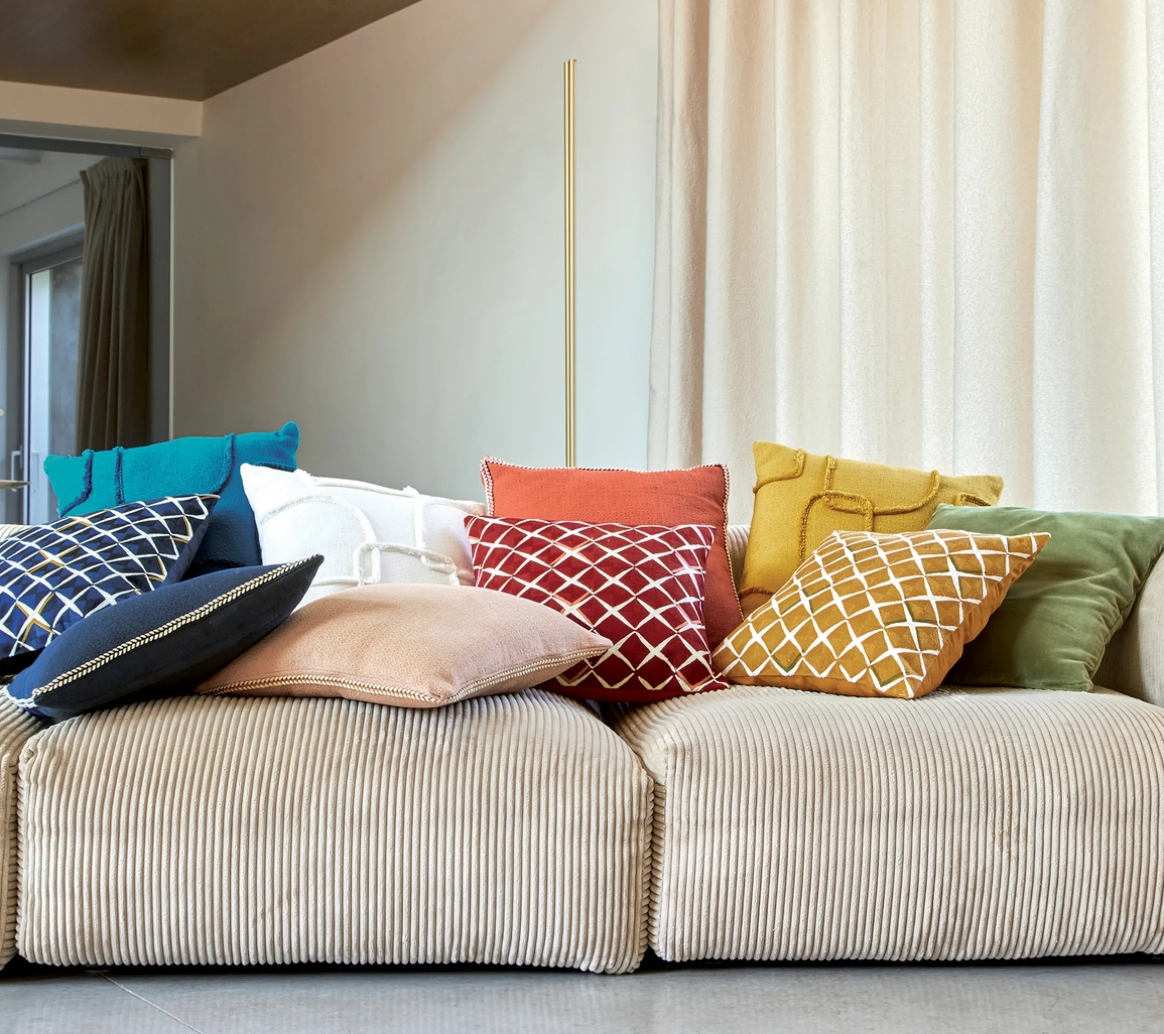 ENSEMBLE ENVELOPPE COUSSIN SIXTIES COBALT