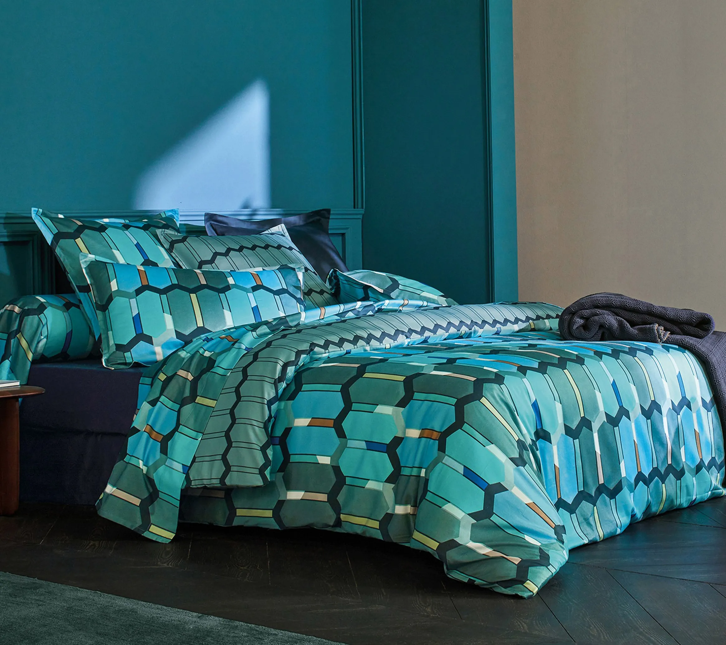 TRAVERSIN MOSAIC COBALT
